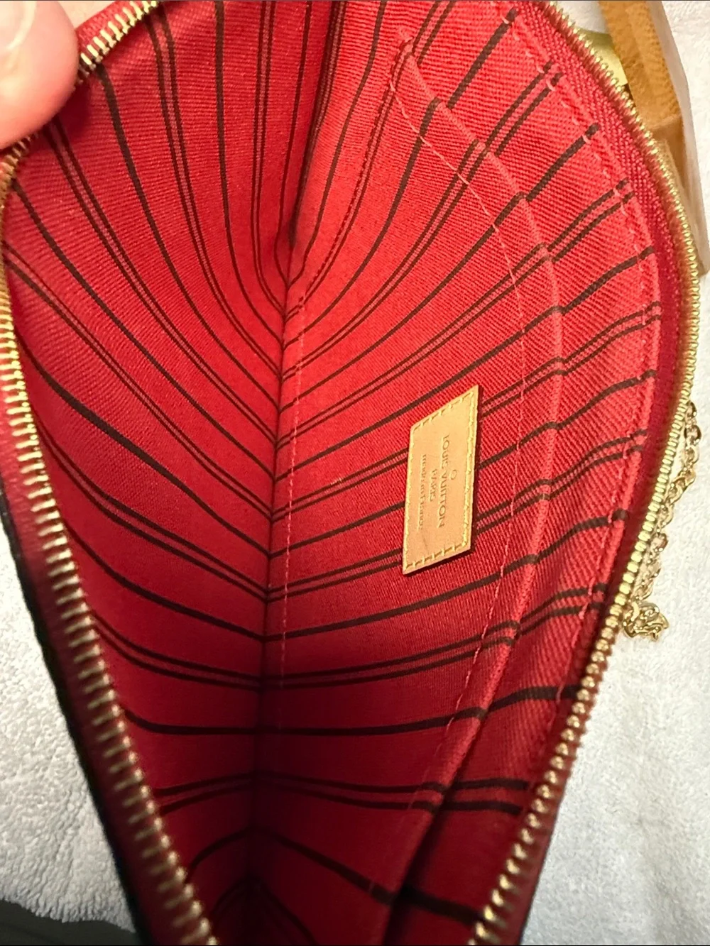 LOUIS VUITTON 2015 Neverfull Pouch MM/GM with 2 chains